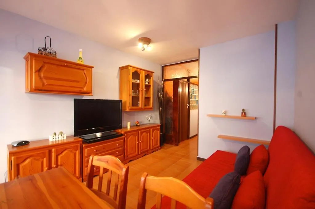 Lets Holidays Apartment Pool Terrace Тосса-де-Мар